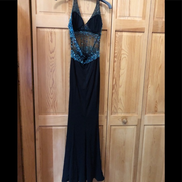 Ladies formal dress - Picture 6 of 6